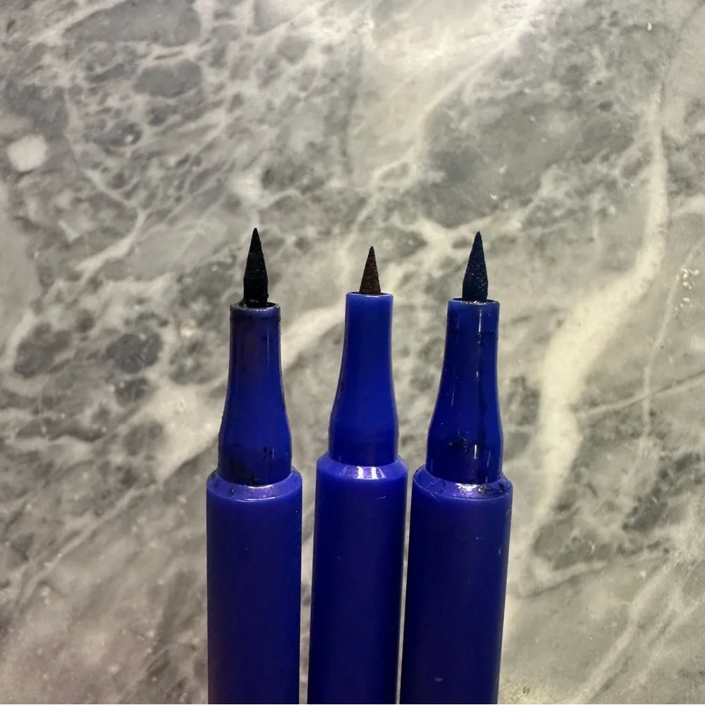Tresluce‎ Liquid Eyeliner